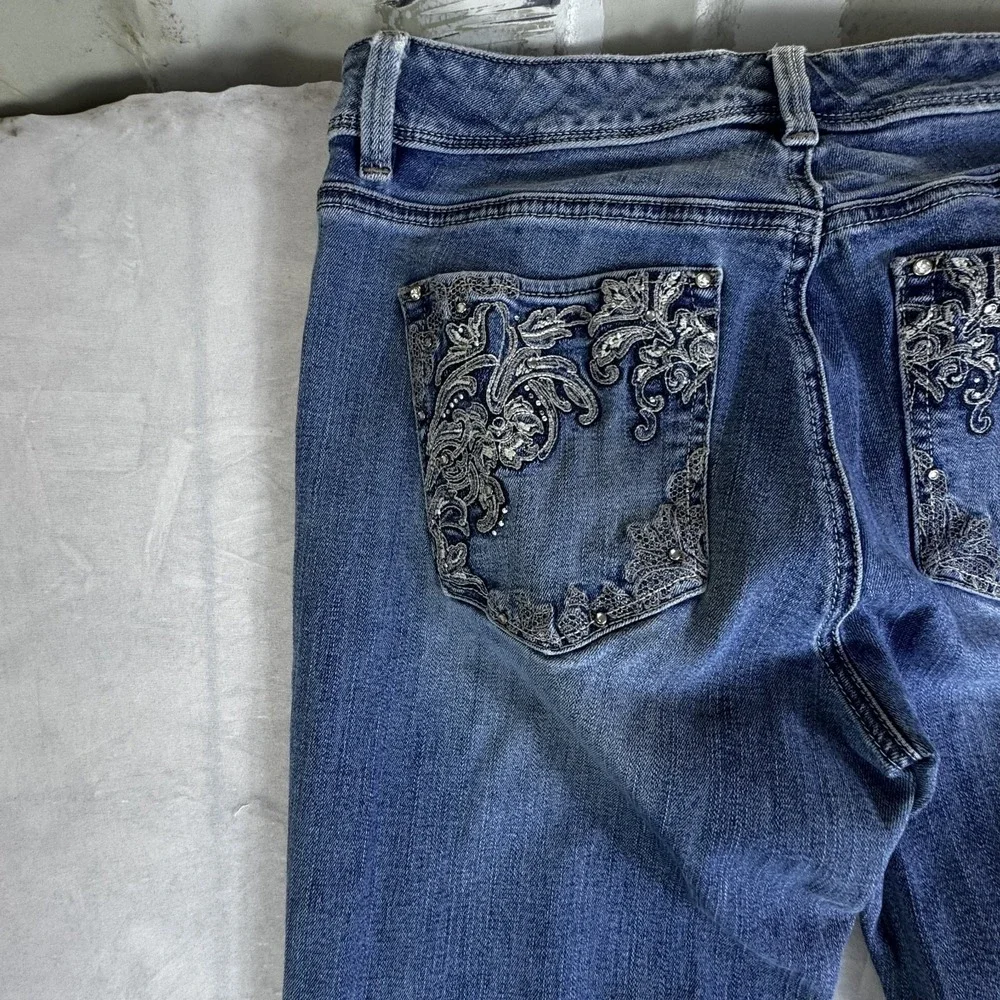 White House Black Market Womens Blanc Bootleg Jeans Blue Denim Embroidered 10R